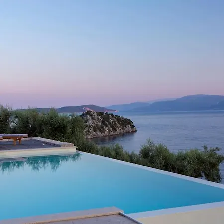 Aeraki -private Sea Access In Bay Villa