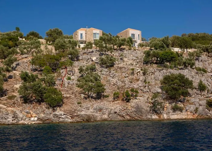 Villa Aeraki -private Sea Access In Bay *