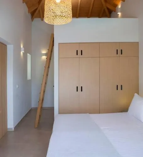 Aeraki -private Sea Access In Bay Villa *