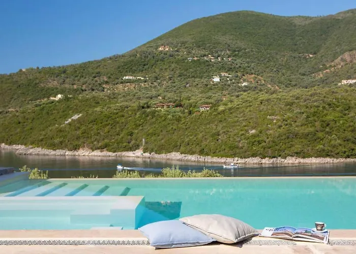 Villa Aeraki -private Sea Access In Bay